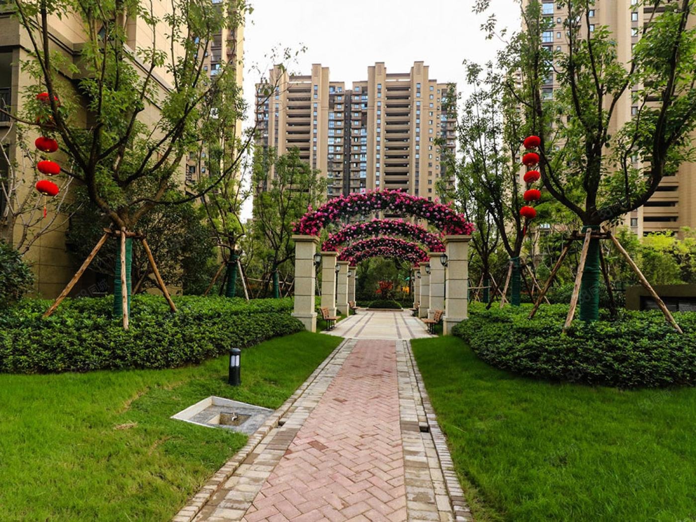 新城香悦澜山3室2厅1卫87.06㎡南北291万