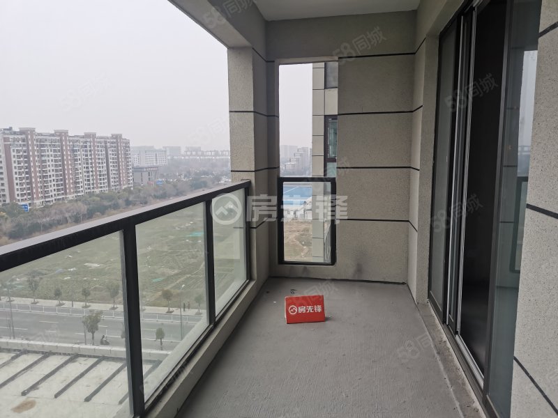 悦达889旁 太湖郡府 毛坯3室好楼层 送车库,太湖郡府-盐城58同城