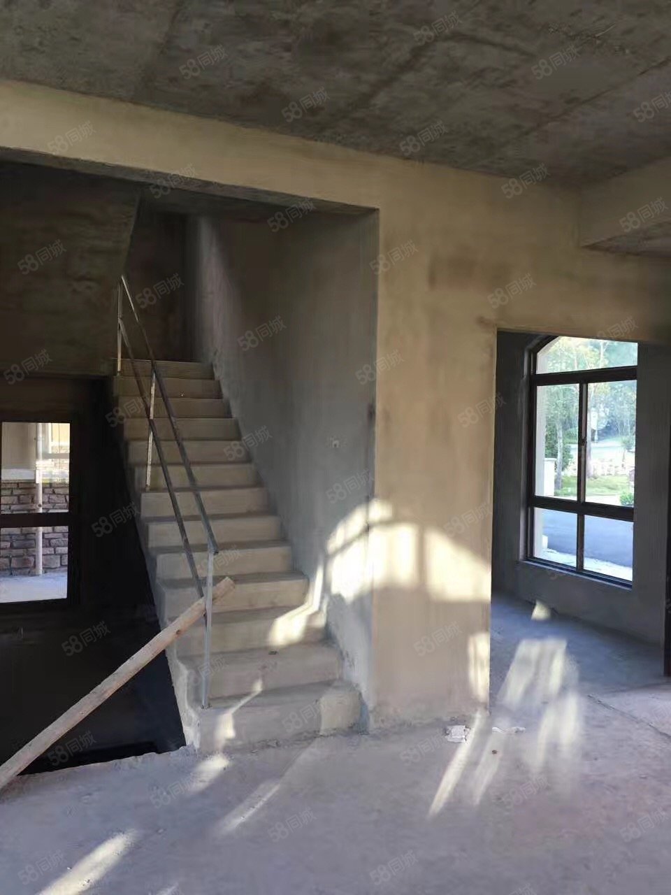 武夷山碧桂园6室1厅3卫360㎡北320万