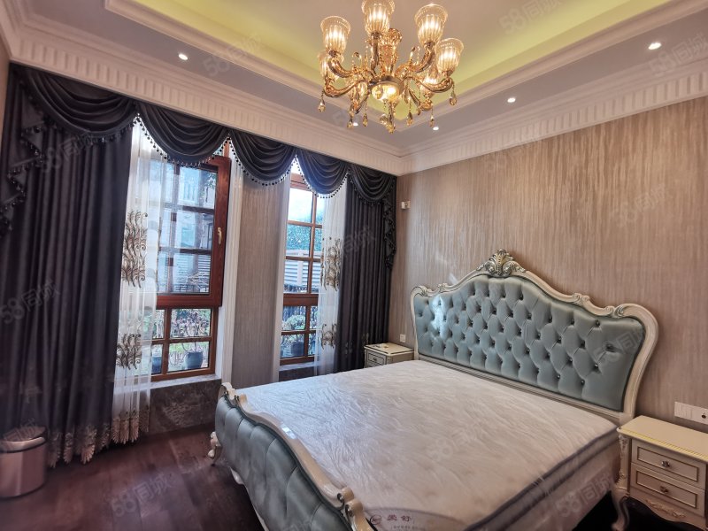 香阁丽苑(别墅)6室6厅5卫278㎡南北2295万