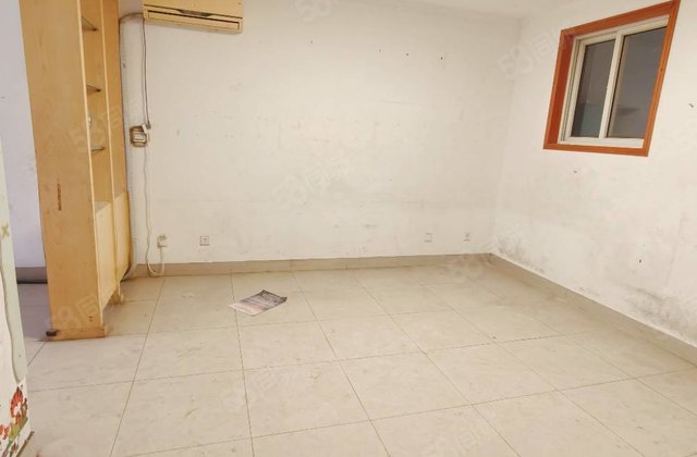 文轩外国语对过，文轩花园三楼，龙山北区，检察院，教育局