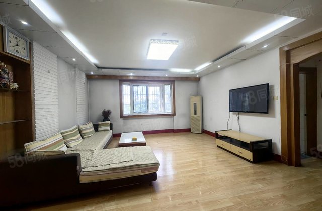 凤凰新城东区三室朝阳户型精装免大税可按揭贷款随时看房