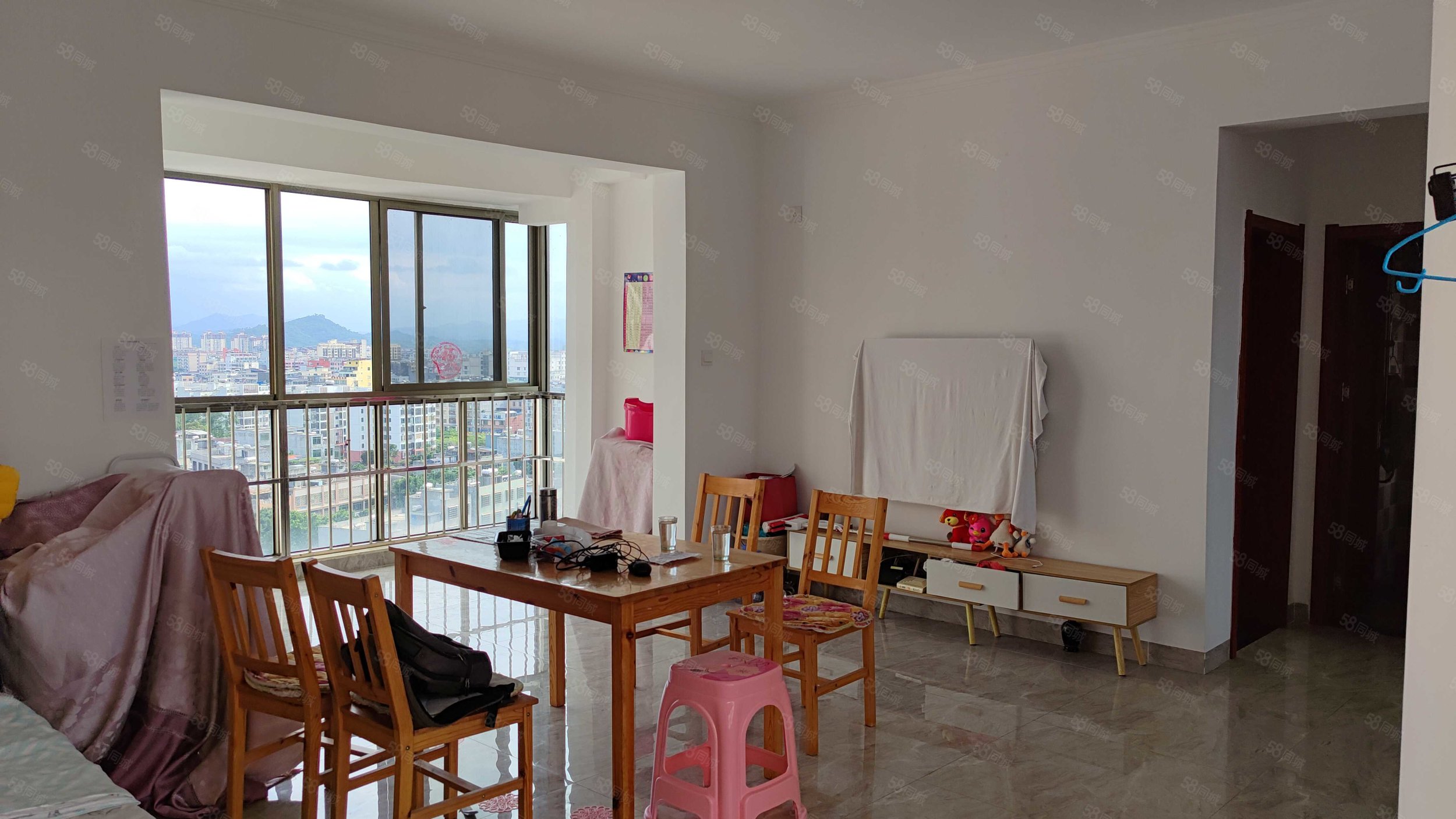 水晶公园3室1厅1卫86.82㎡南55万