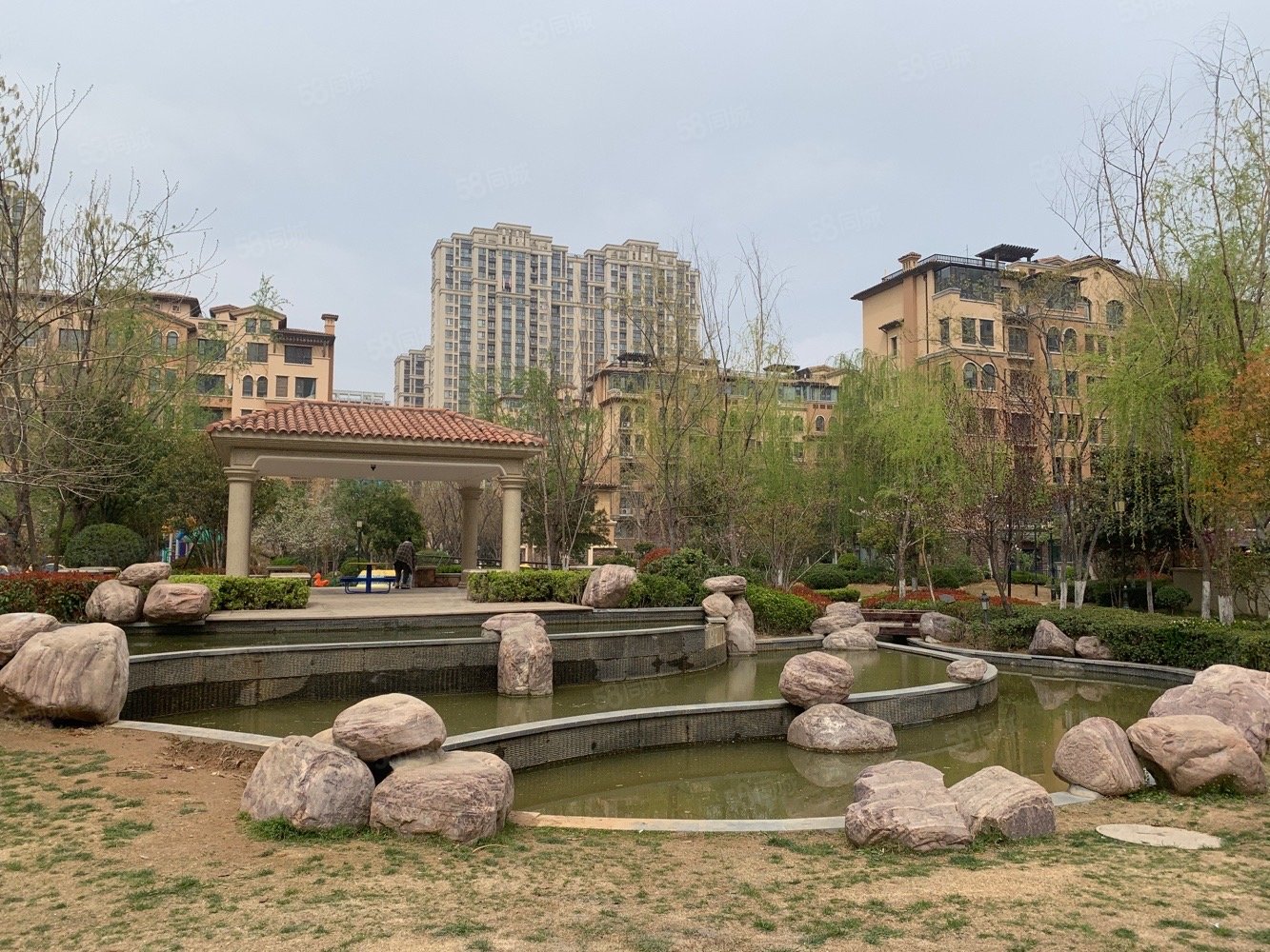【10图】低于市场价50万 一楼带院洋房 锦艺城 地上两层地下一层,龙湖