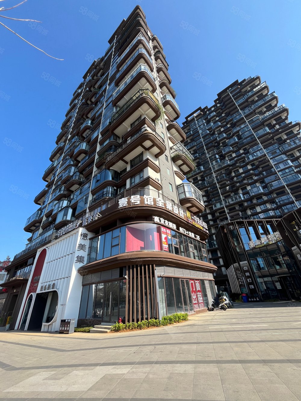 富康一小旁翡翠台精装实用三居室带车位带私家阳台小花园