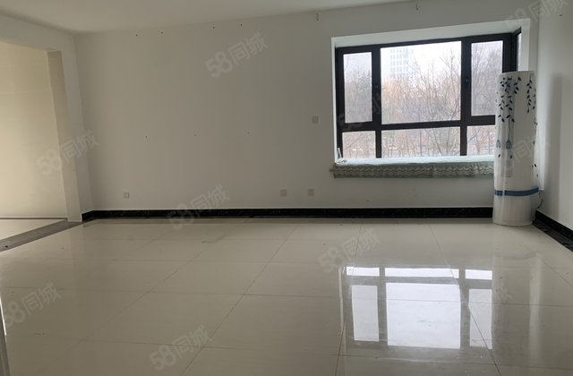 房东急售 国际新城 送车位储藏室 144平三室边户 公摊少