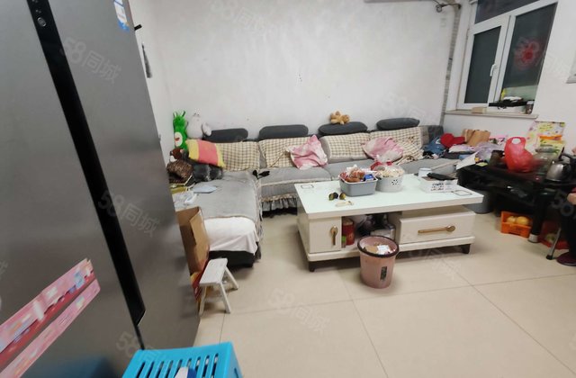 文轩本部，运河新苑，三室两厅一卫，有车位，户型方正南北通透