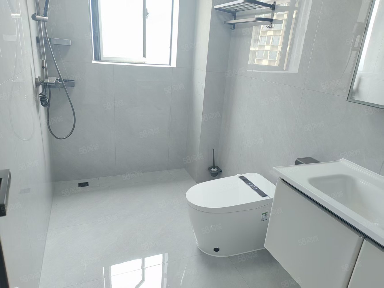 航旅和润居4室2厅2卫126㎡北79.8万