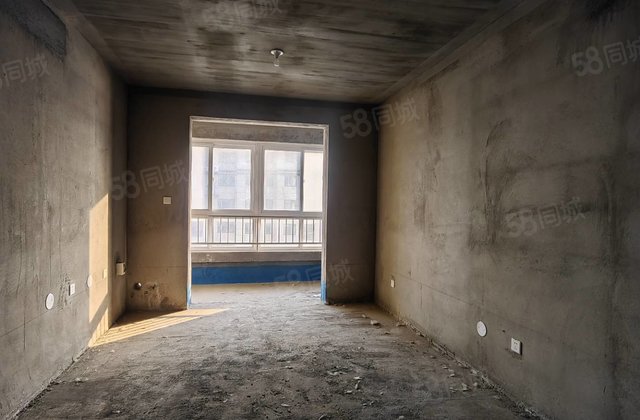 香港城2室2厅82.6㎡37.9万二手房图片