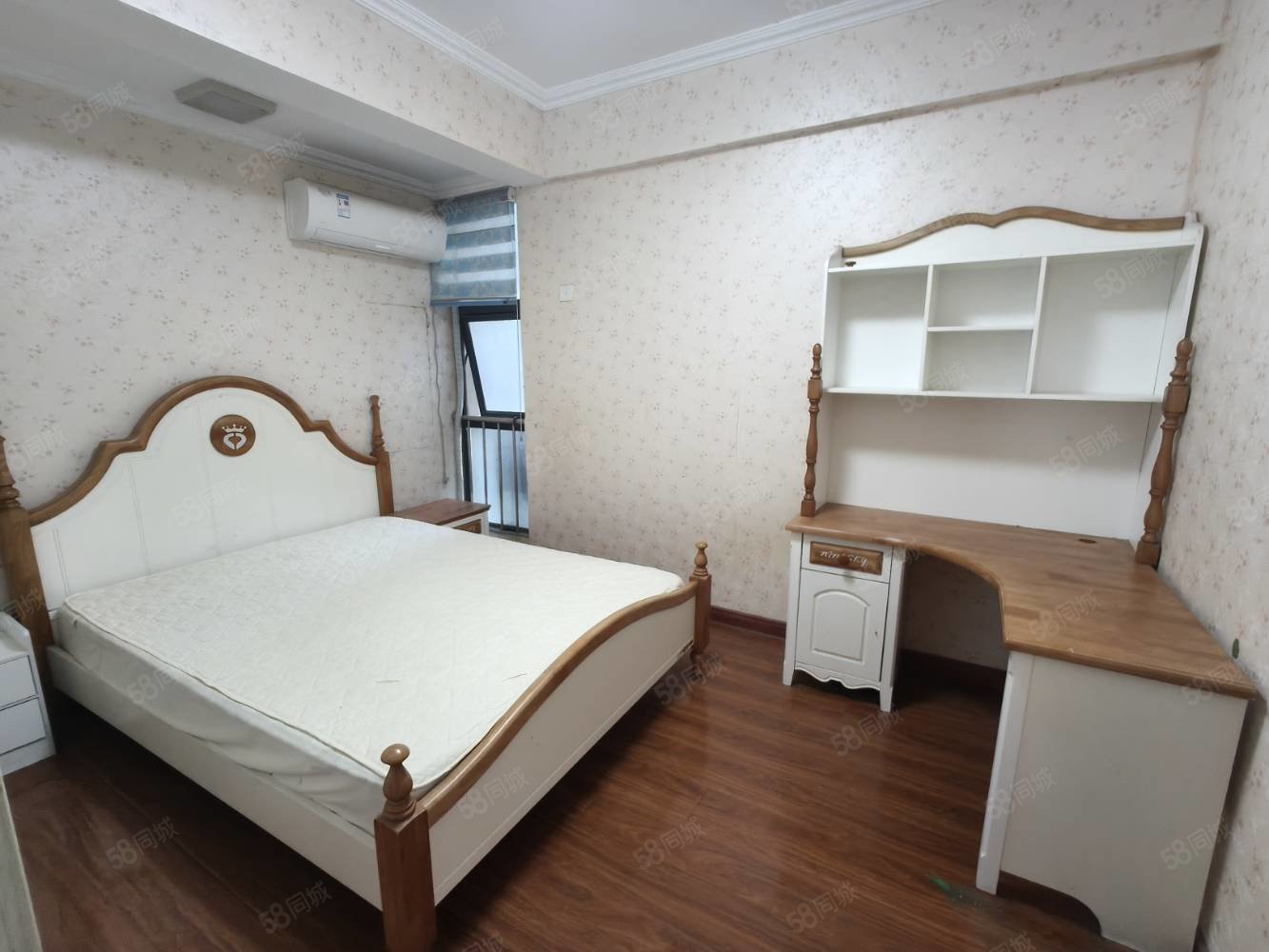 奥林清华3室2厅1卫124㎡南北63万