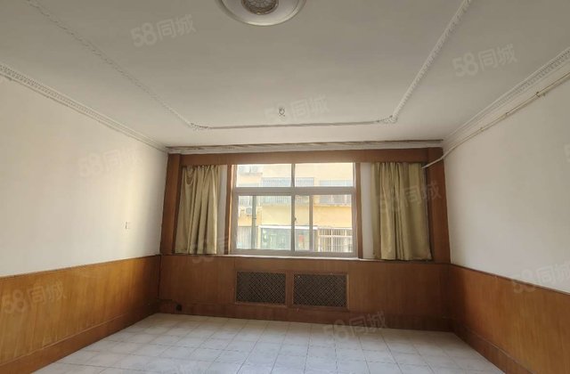 育新苑新区  ，花园小区 出行方便 南北通透 中间楼层采光好