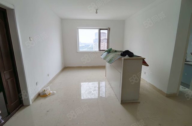 实验南   电梯好楼层 三室两厅 三室朝阳 南北通透 可按揭