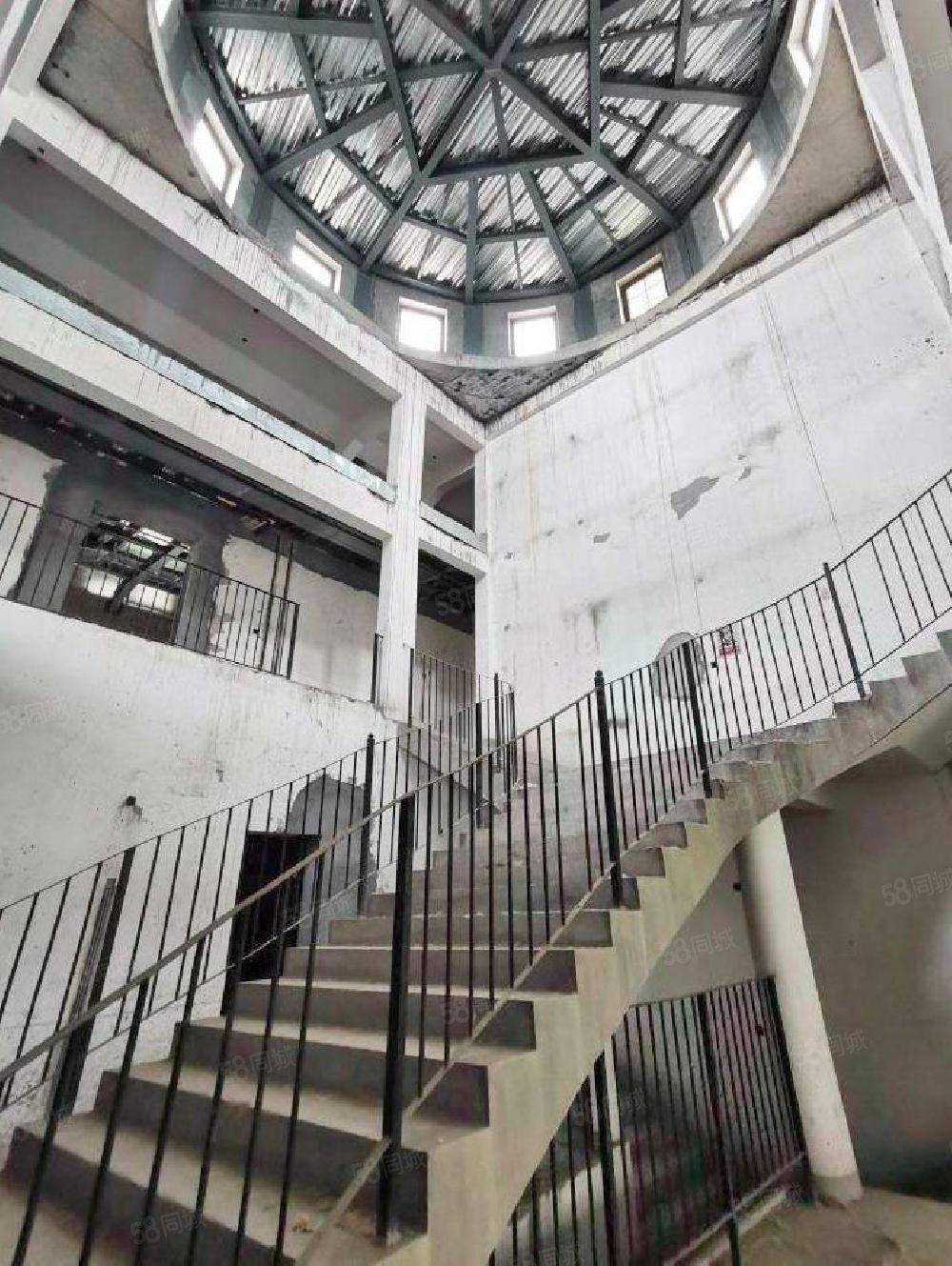 財富公館6室3廳7衛(wèi)1580㎡南北6300萬