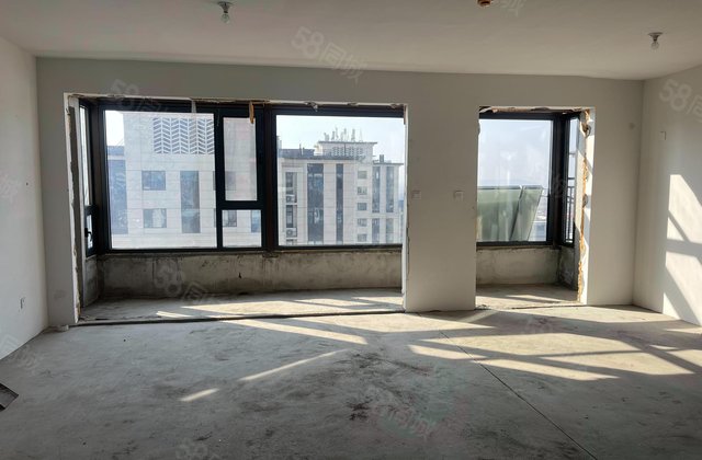 泽信云筑4室2厅140㎡86.8万二手房图片