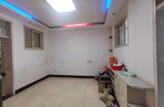 振兴路  ，锅炉厂家属院，一楼，单价不到    ，诚心出售