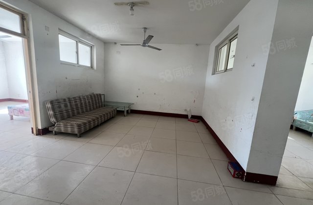 三院附近香岸雅居 海源丽都 东昌苑小区带个地上车库