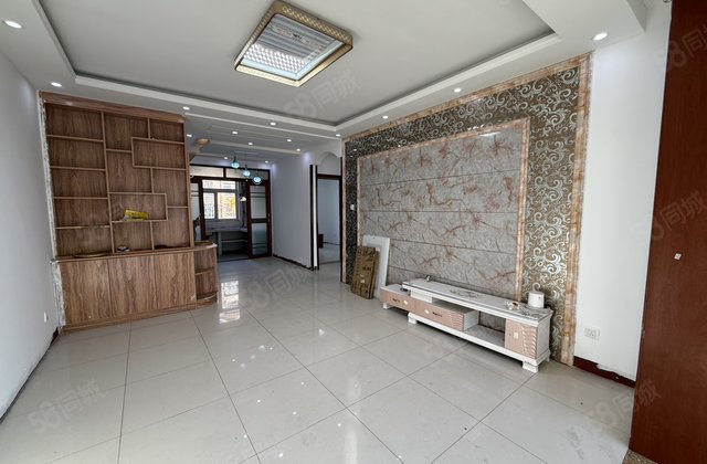 尚东新城邦南区 万豪 昌庭花园 两室两厅 多层二楼 带车位