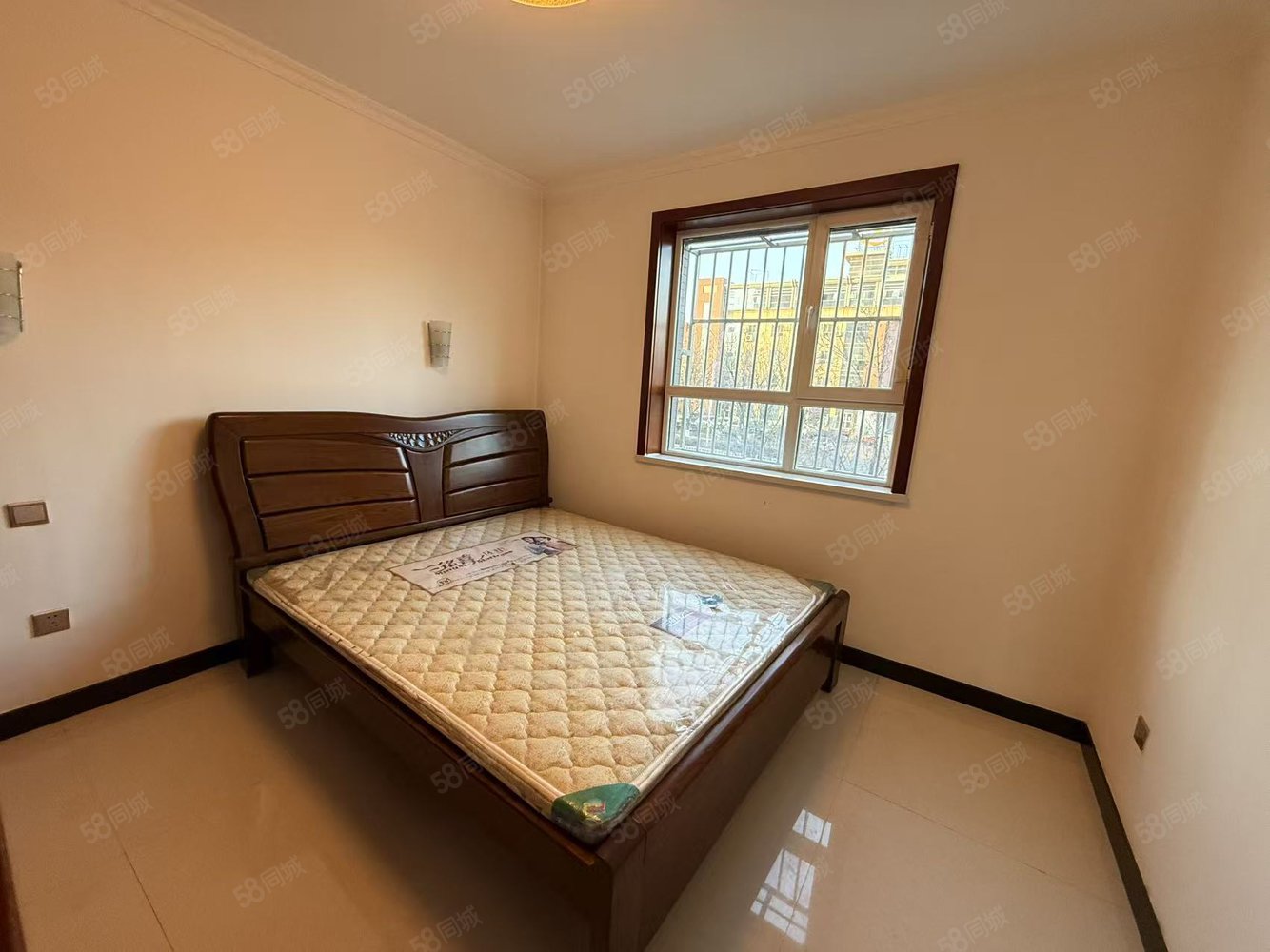 东苑明珠园3室2厅1卫125㎡南北63万