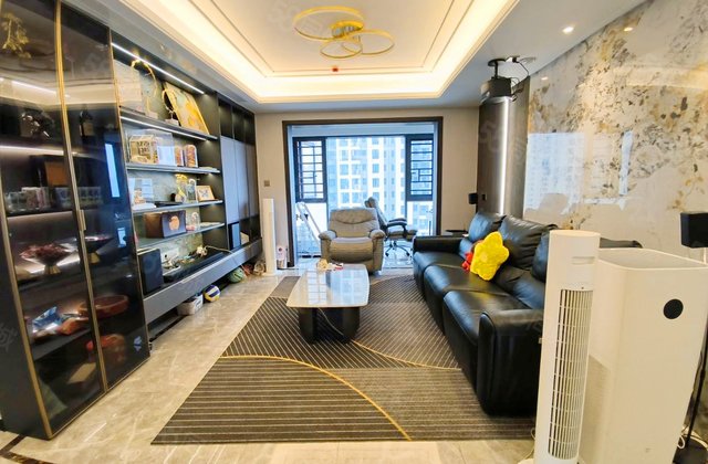 绿地城际空间站4室2厅141.4㎡145万二手房图片