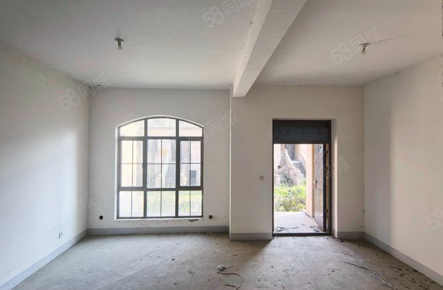 金色湖岸(别墅)5室2厅337.52㎡176万二手房图片