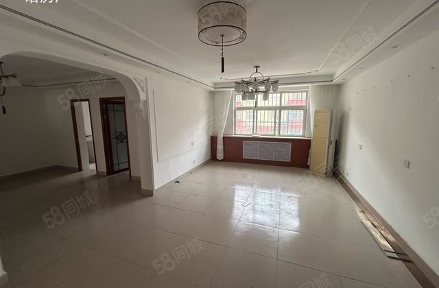 东昌东校82万 三楼精装空房 有钥匙 停车方便