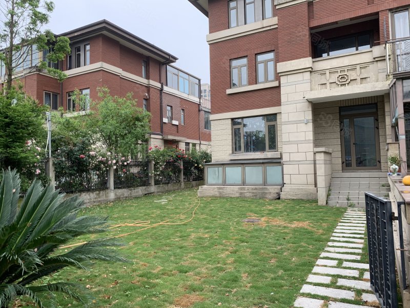 中海御景熙岸(别墅)6室1厅4卫276㎡南北1400万