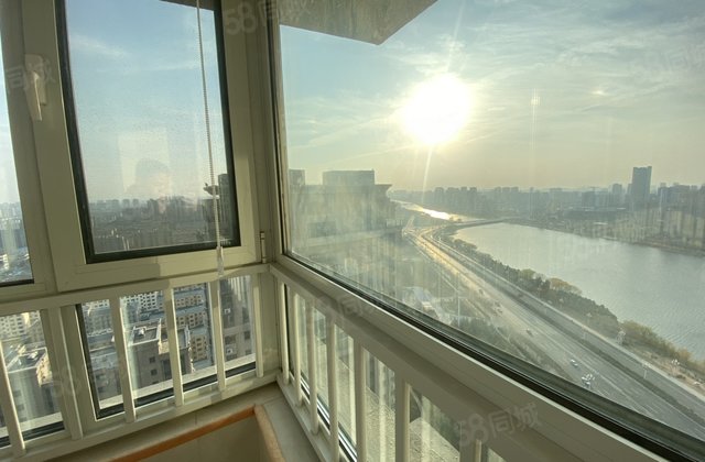 精装修 一线河景房 双阳台 送车位 单仅7价 东昌 实验国岳