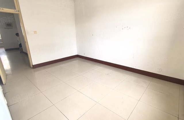 文轩中学，老一中 山水文园 夏庄小区 3楼 地暖储藏室18平