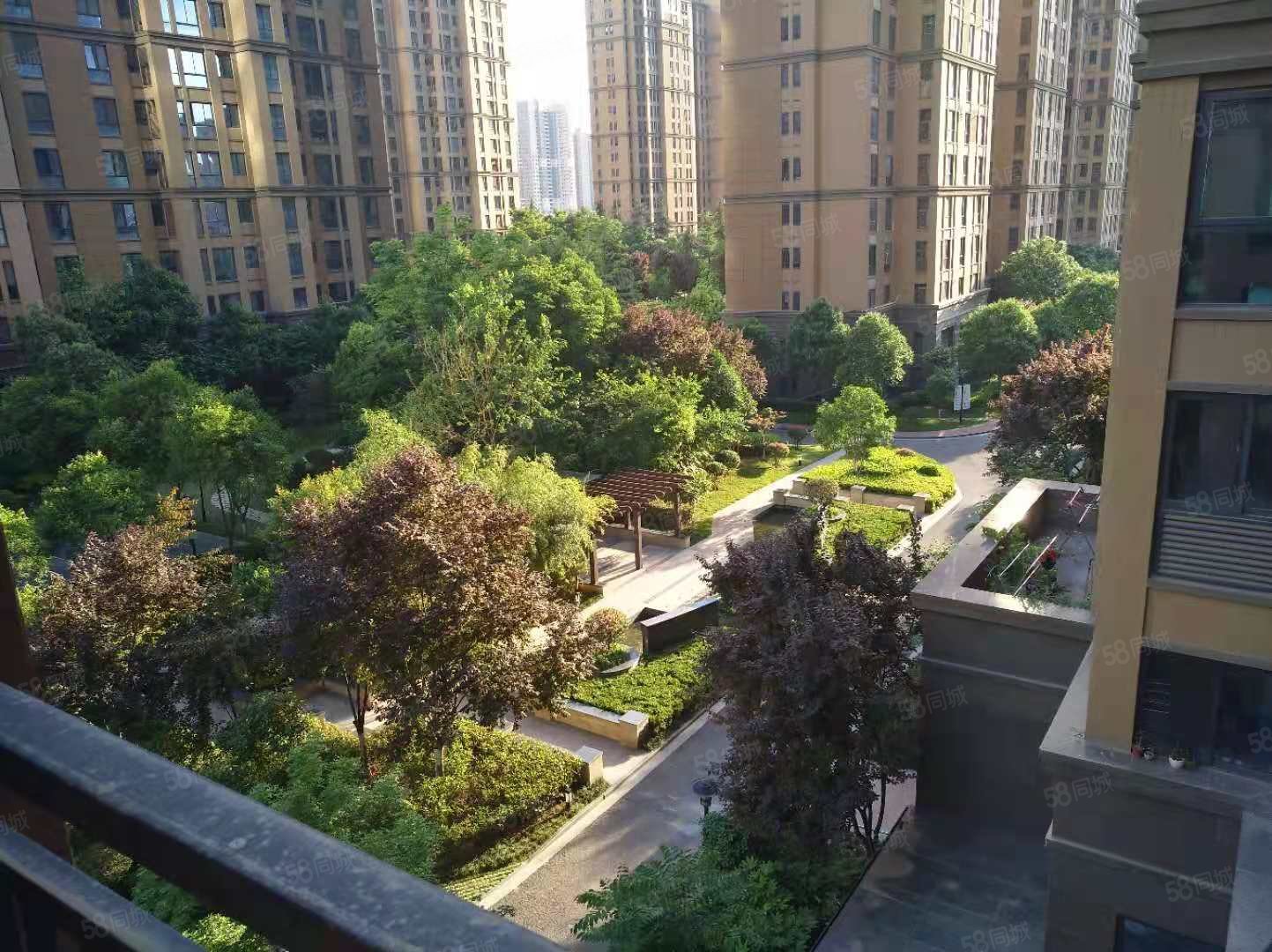 保亿风景御园4室2厅1卫117.59㎡南北320万