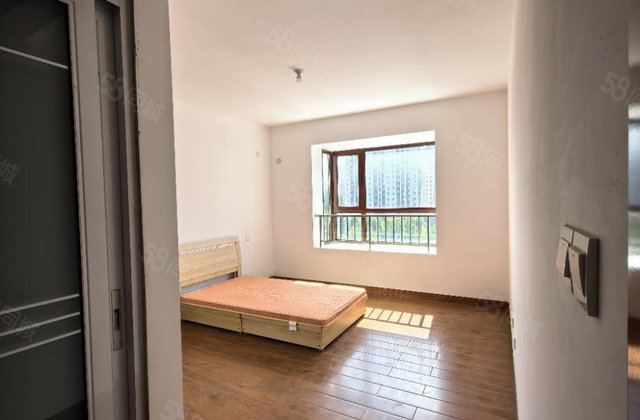 时代中通豪园，总高11层，117万，一实验，急