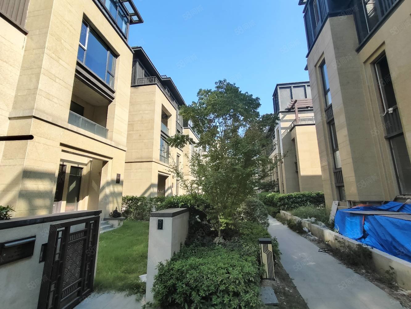 祥生群贤府(别墅)4室2厅4卫144㎡南850万