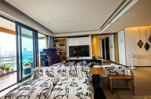 复地金融岛4室2厅204.89㎡1300万二手房图片