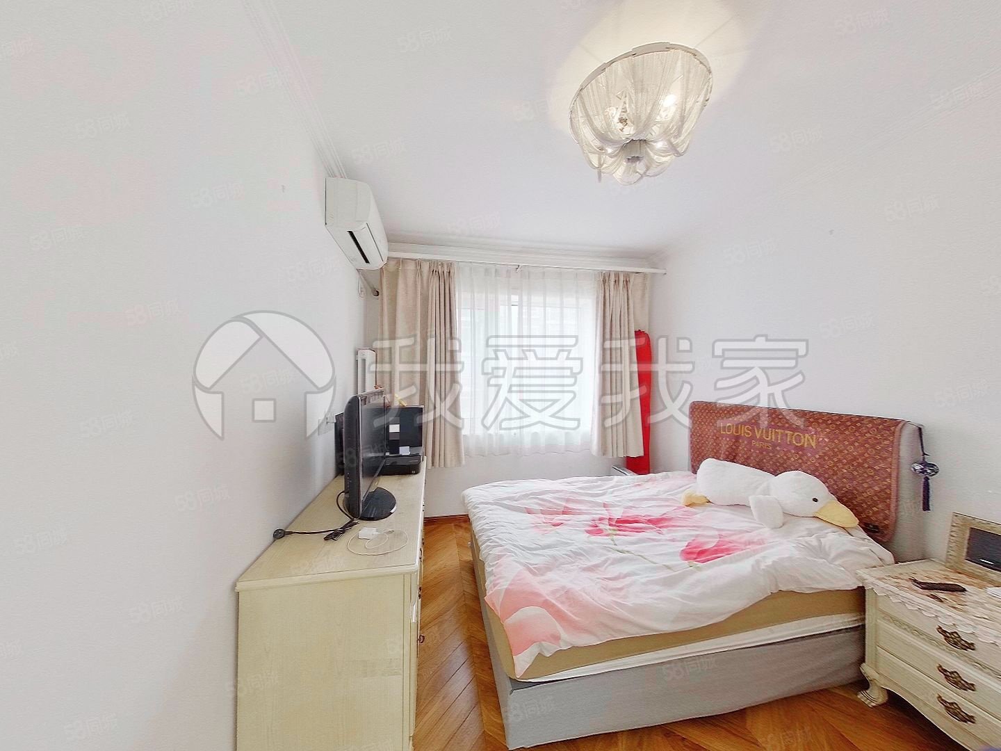 長安花園3室2廳2衛(wèi)122.93㎡南北699萬