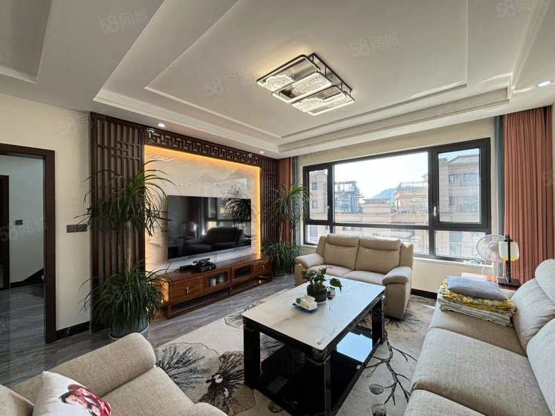 急售林溪郡顶楼三层复式198平米中式风格带大露台