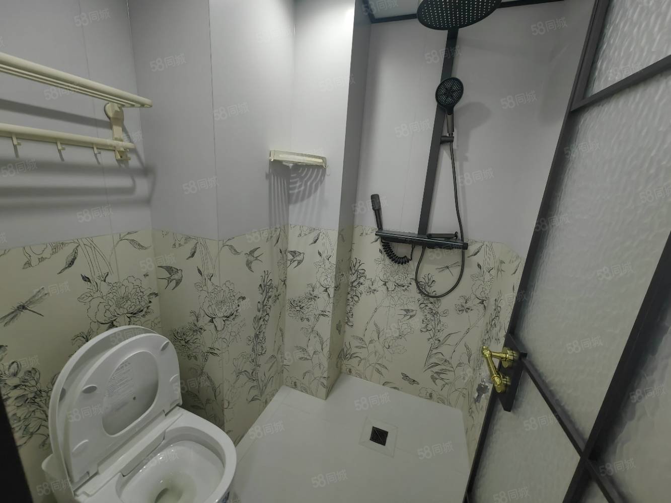 胜利嘉园3室2厅2卫124㎡南北85.8万