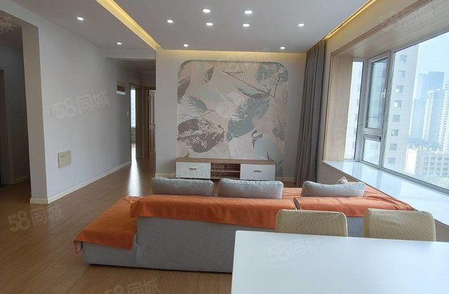 新出昌润莲城，豪华装修西边户，中间楼层带车储，家具家电，