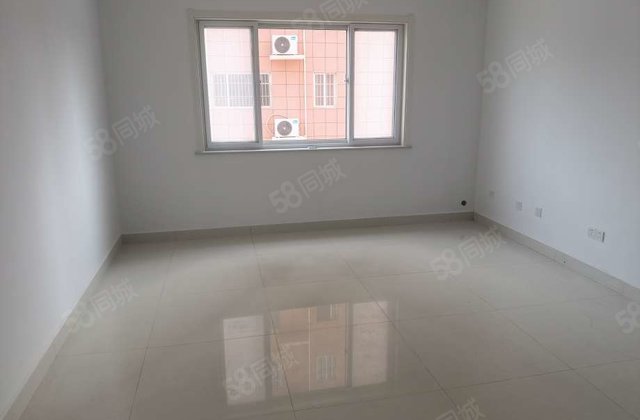 急售，香江西邻，电梯好楼层，双卫，南北通透