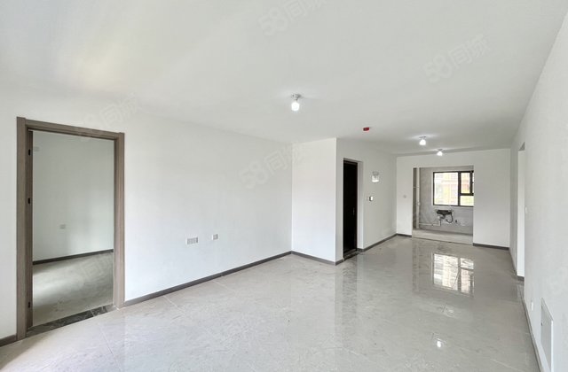 金裕新城前排全天无遮挡！免大税免个税带车位储藏室！独梯独户！