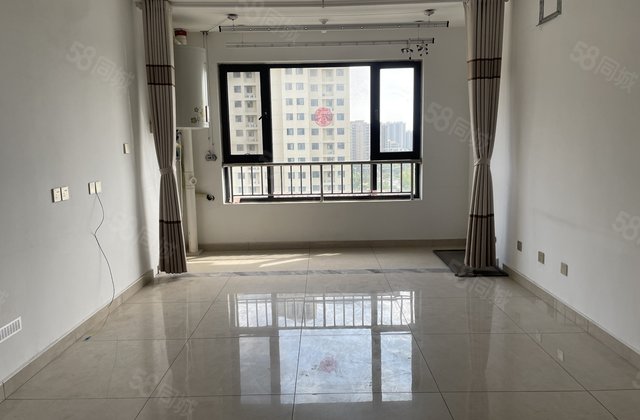 中间楼层采光好 产权清晰 有电梯 精装可拎包入住 小三房