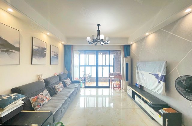 中德英伦联邦(C区)3室2厅106㎡199万二手房图片