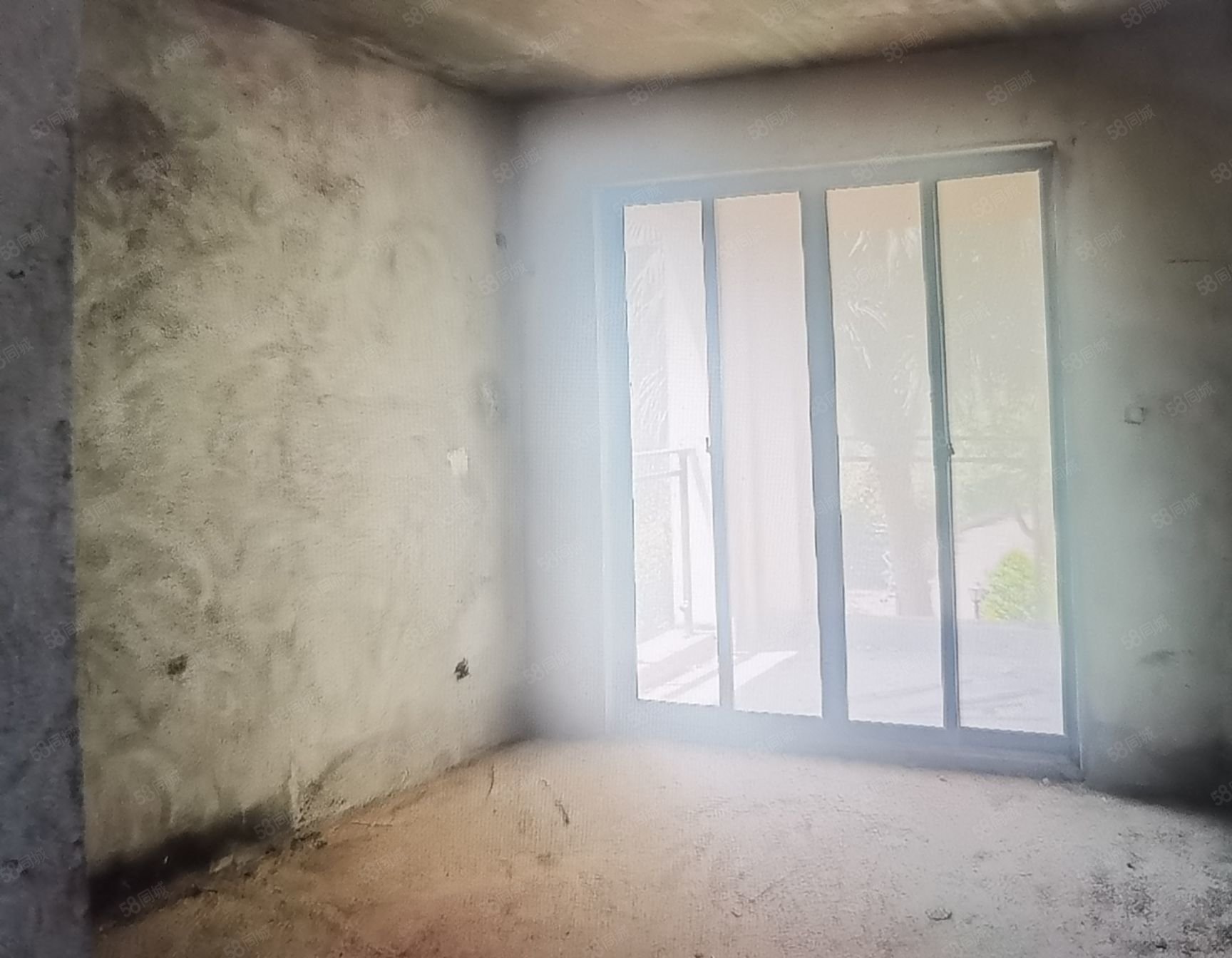 泉倾天下3室2厅2卫90.65㎡南47万