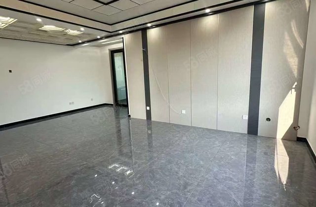 诚心出民生凤凰城10号院 采光充足 有电梯 次新房 南北通透