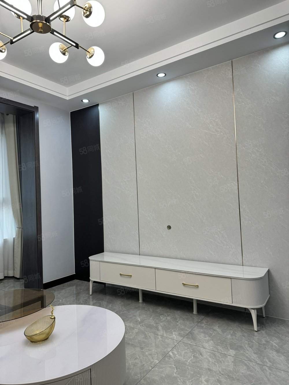 青湖铭城2室2厅1卫91.77㎡南北38万