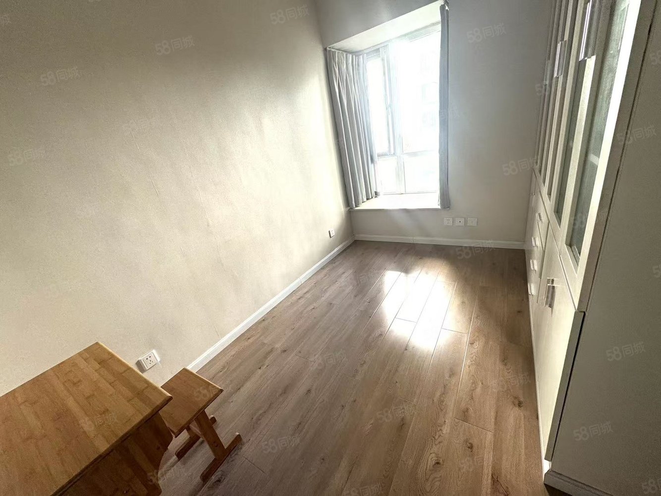 龙泉花园东苑4室2厅2卫158㎡南北103.8万