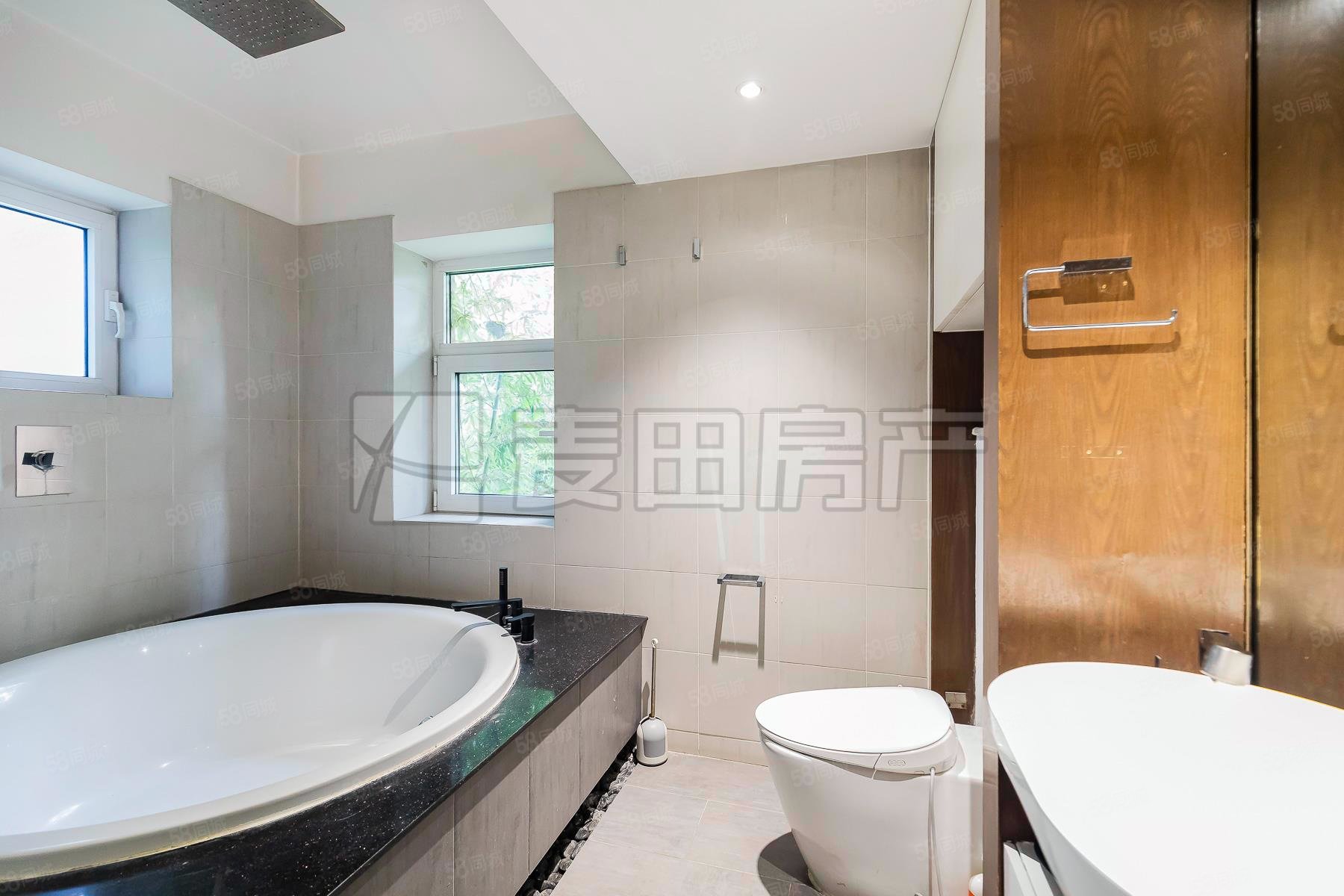 歐陸苑4室3廳3衛(wèi)232㎡南北2675萬