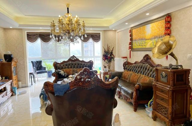 金域香洲3室2厅135.56㎡112万二手房图片