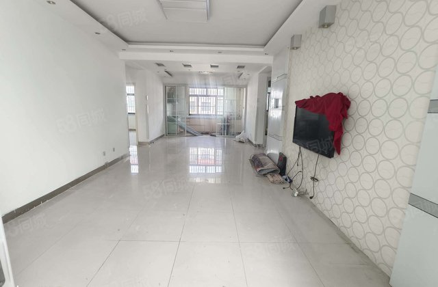 开发区  实验，单价6000多，好楼层三叶草，双阳台随时看