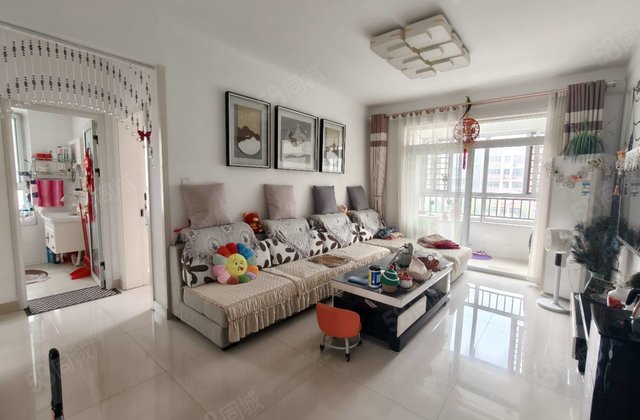 金柱绿城南门！南北通透！两室两厅！精装修！免大税