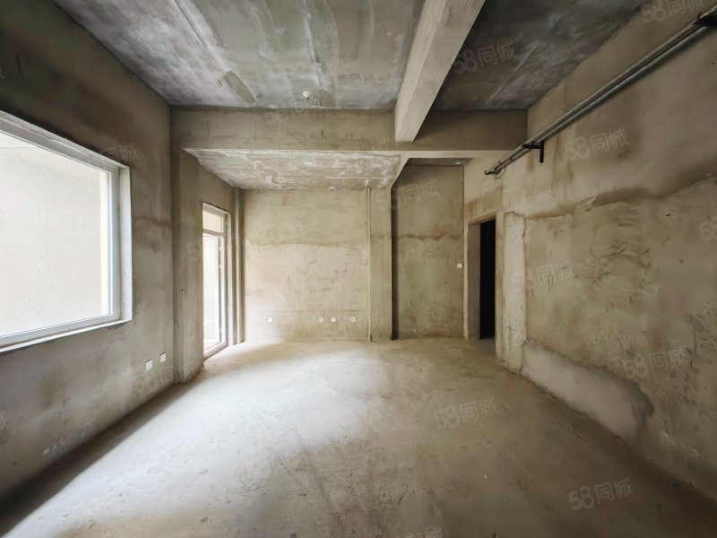 商品住宅 南向采光好 交通便捷 次新小区,清华大溪地6号院(别墅)-郑州