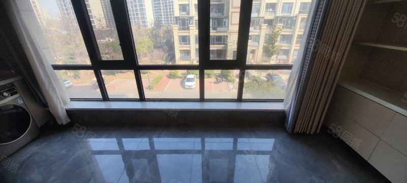 聆海御园4室2厅2卫149.71㎡南北162万